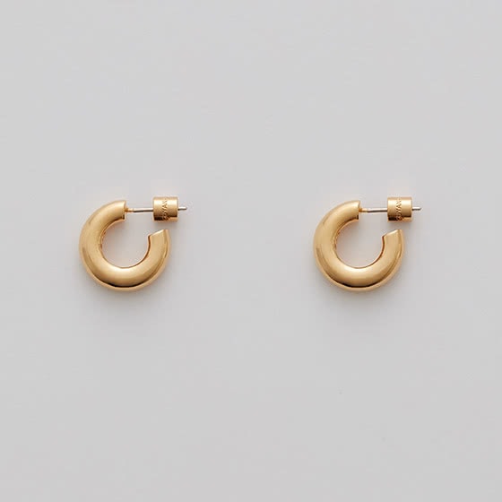best jewelry brands cuyana mini hoop earrings review - Luxe Digital